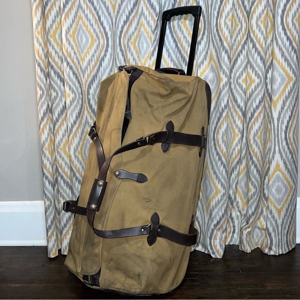 Rare Filson Rugged Twill Tan Canvas/Leather Wheeled Rolling Duffle Bag
